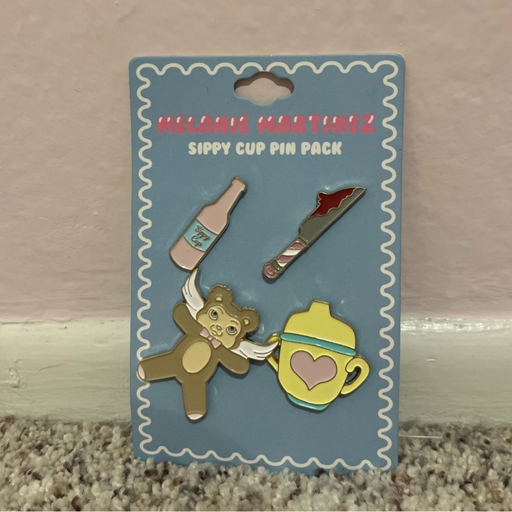 SUPER RARE!! Melanie Martinez Sippy Cup Pin Pack